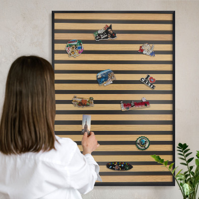 Lavagna magnetica in metallo decorata di colore nero Ritmi di legno