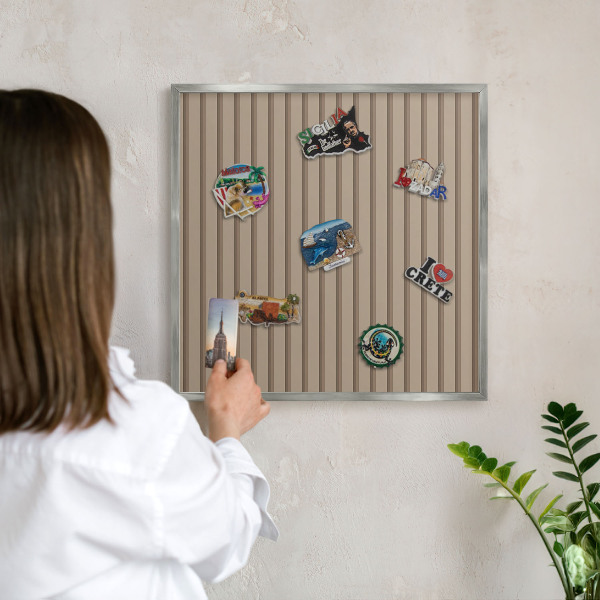 Lavagna magnetica decorativa da parete in colore argento Strisce verticali