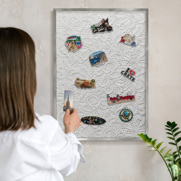 Lavagna magnetica decorativa da parete in colore argento Eleganza traforata