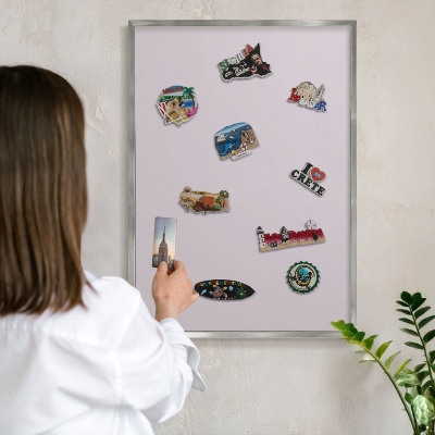 Lavagna magnetica decorativa da parete in colore argento Lilla chiaro