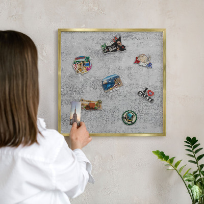 Lavagna magnetica per calamite souvenir in colore oro Superficie grigia
