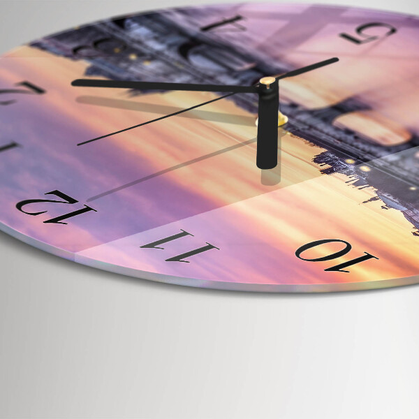 Orologio rotondo Città fluviale