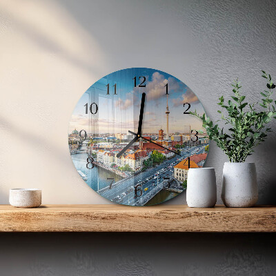 Orologio rotondo fiume cittadino