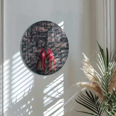 Orologio rotondo Scarpe col tacco rosse