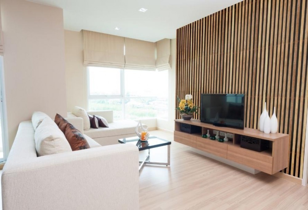 parete con televisore